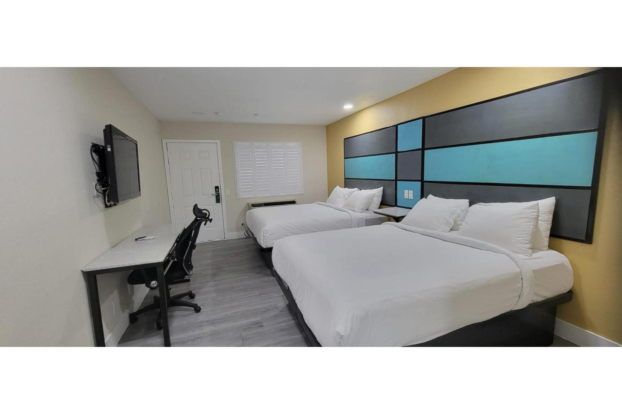 Hotel Avenida Victorville I 15 מראה חיצוני תמונה