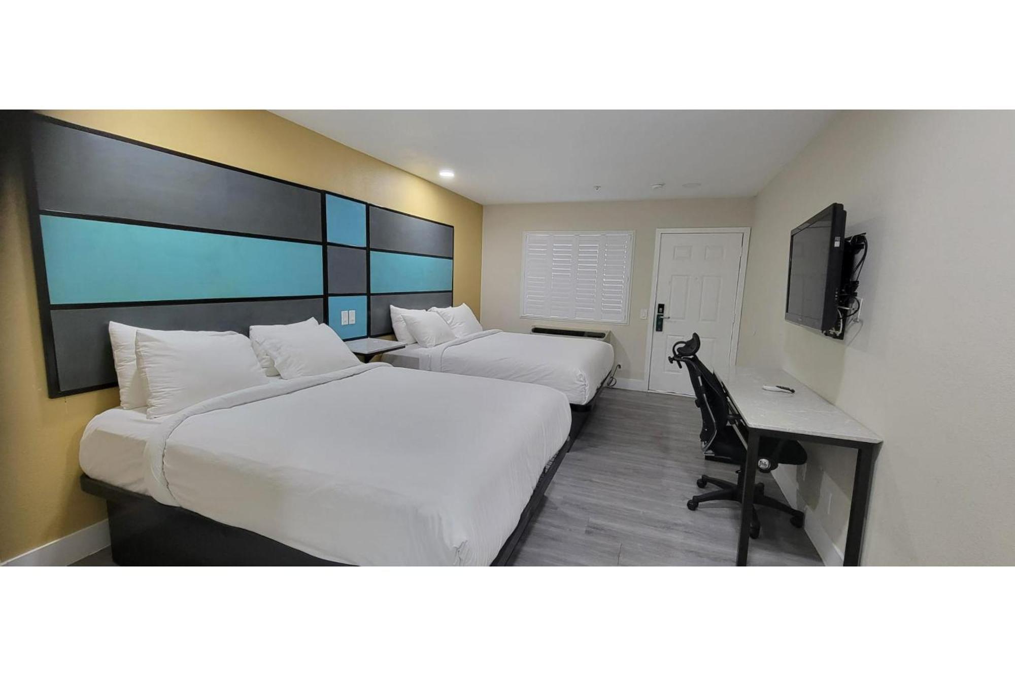 Hotel Avenida Victorville I 15 מראה חיצוני תמונה