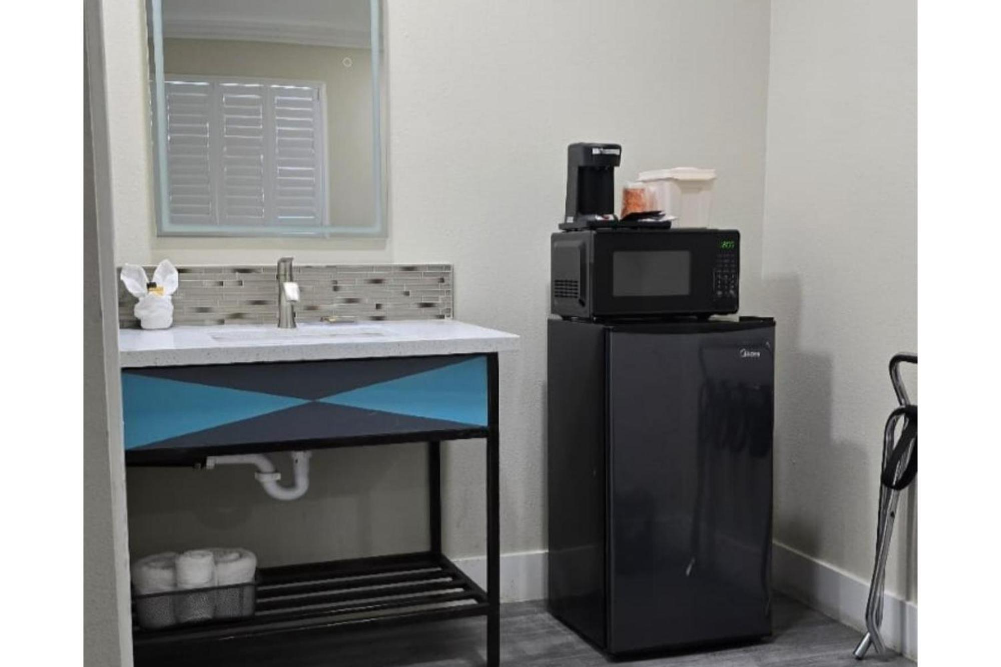 Hotel Avenida Victorville I 15 מראה חיצוני תמונה