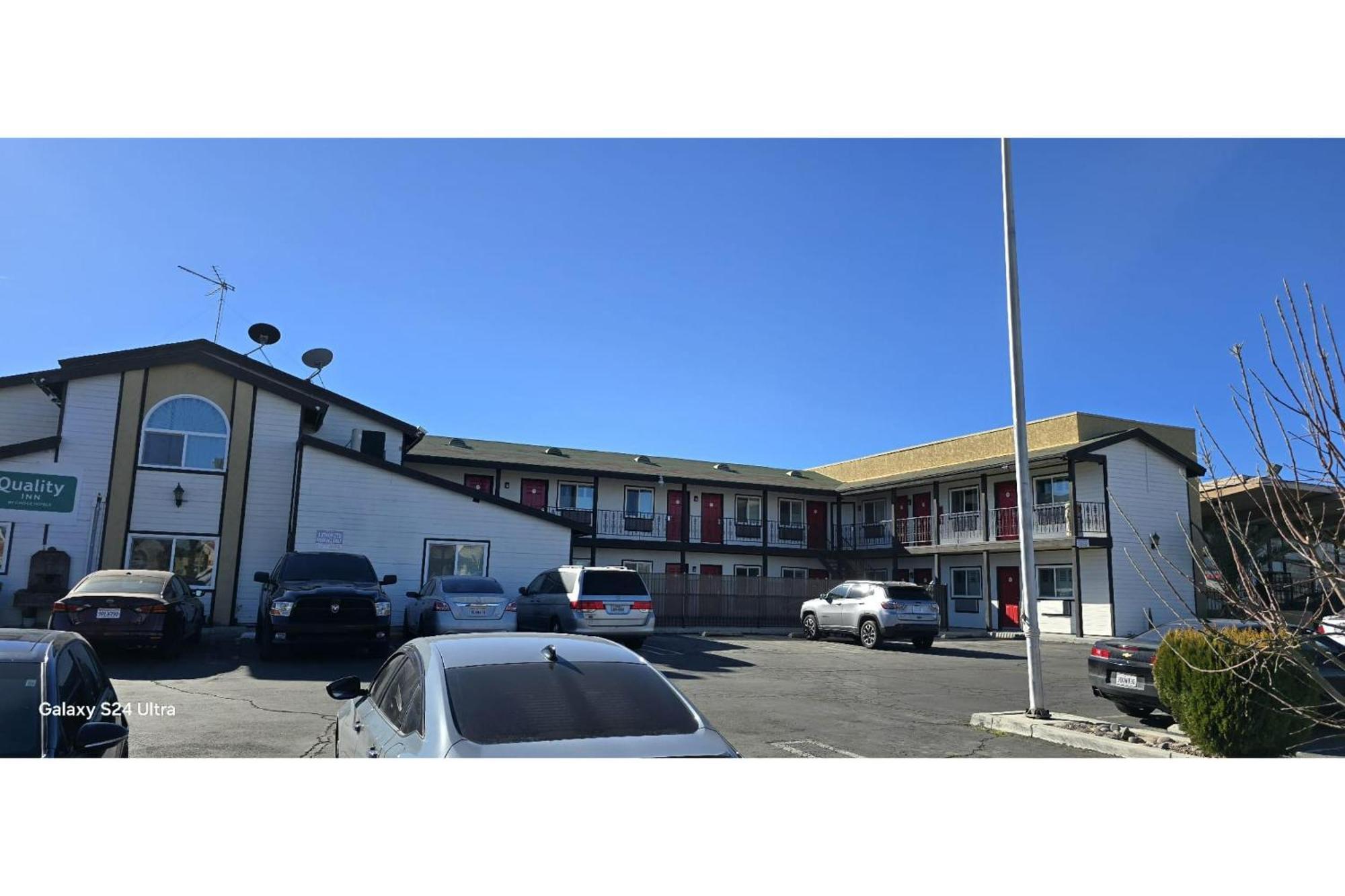 Hotel Avenida Victorville I 15 מראה חיצוני תמונה